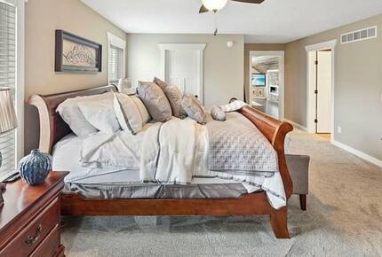 Cozy Lakefront Escape with a Home Theater - Dassel, Minnesota