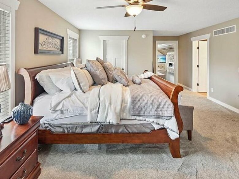 Cozy Lakefront Escape with a Home Theater - Dassel, Minnesota