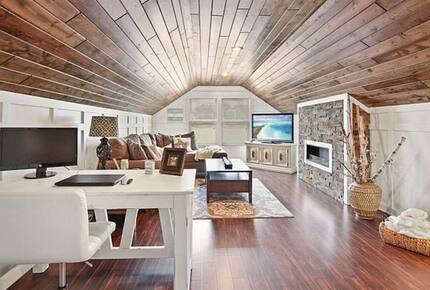 Cozy Lakefront Escape with a Home Theater - Dassel, Minnesota