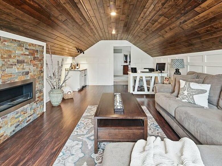 Cozy Lakefront Escape with a Home Theater - Dassel, Minnesota