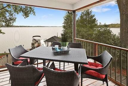 Cozy Lakefront Escape with a Home Theater - Dassel, Minnesota