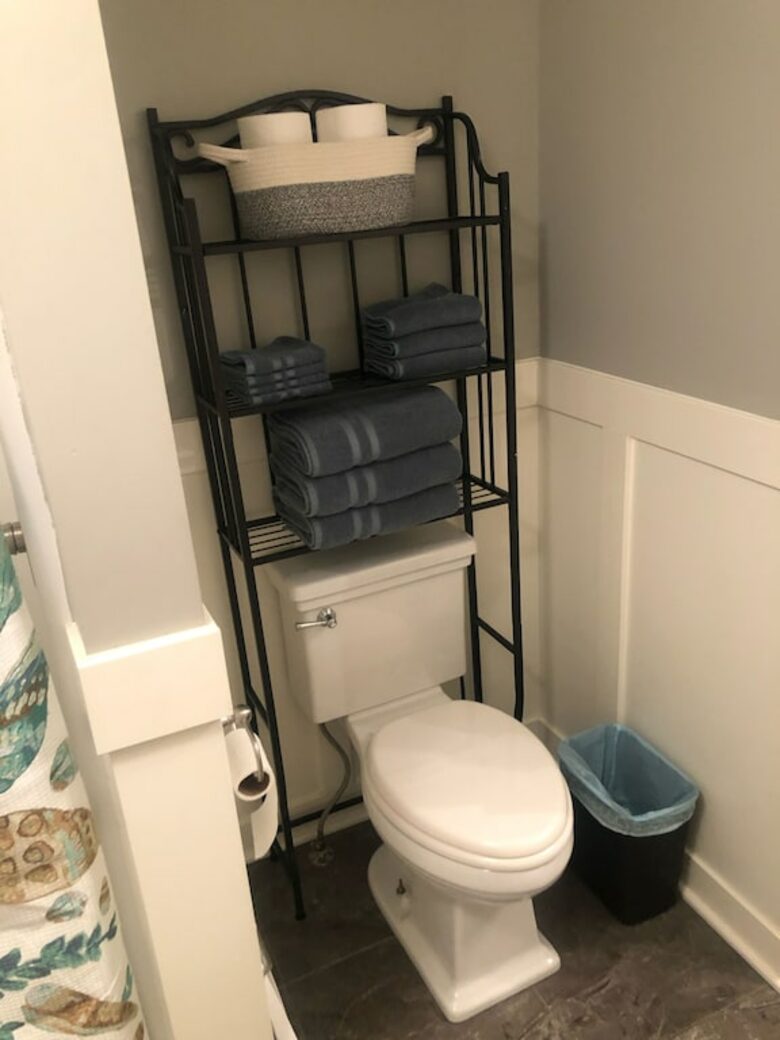 Cozy Lakefront Escape with a Home Theater - Dassel, Minnesota