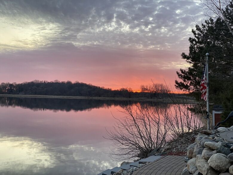 Cozy Lakefront Escape with a Home Theater - Dassel, Minnesota