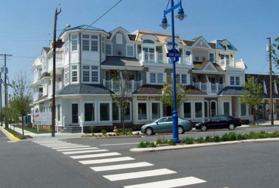 Quaint Townhome In the Heart of Avalon - Avalon, New Jersey