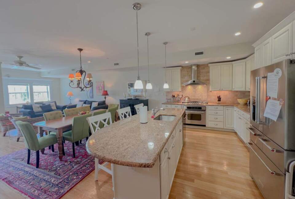 Quaint Townhome In the Heart of Avalon - Avalon, New Jersey