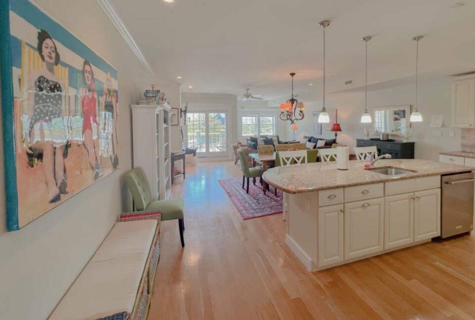 Quaint Townhome In the Heart of Avalon - Avalon, New Jersey