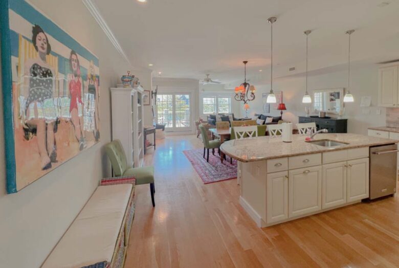 Quaint Townhome In the Heart of Avalon - Avalon, New Jersey