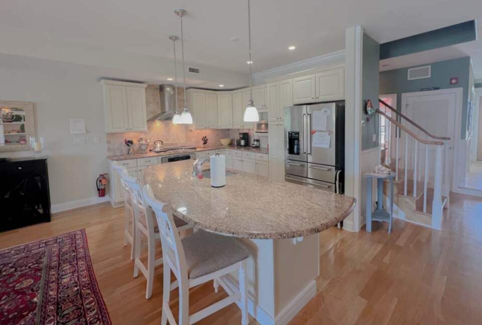 Quaint Townhome In the Heart of Avalon - Avalon, New Jersey