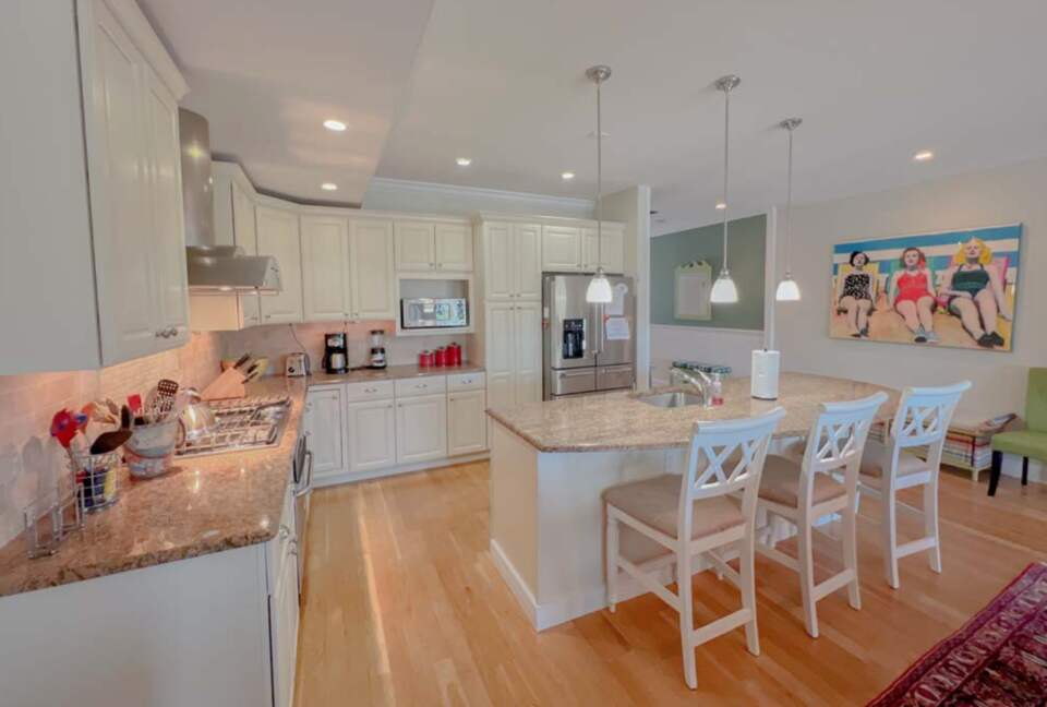 Quaint Townhome In the Heart of Avalon - Avalon, New Jersey