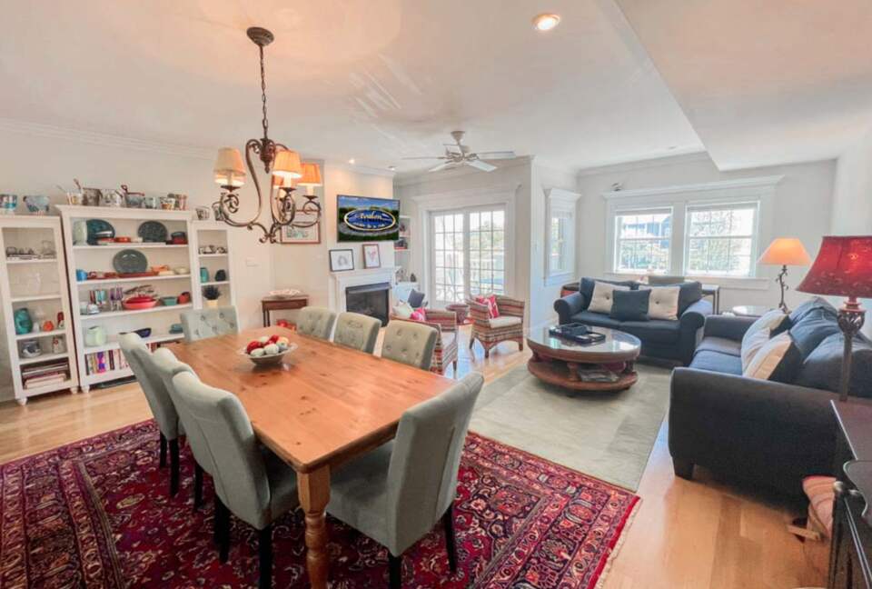Quaint Townhome In the Heart of Avalon - Avalon, New Jersey
