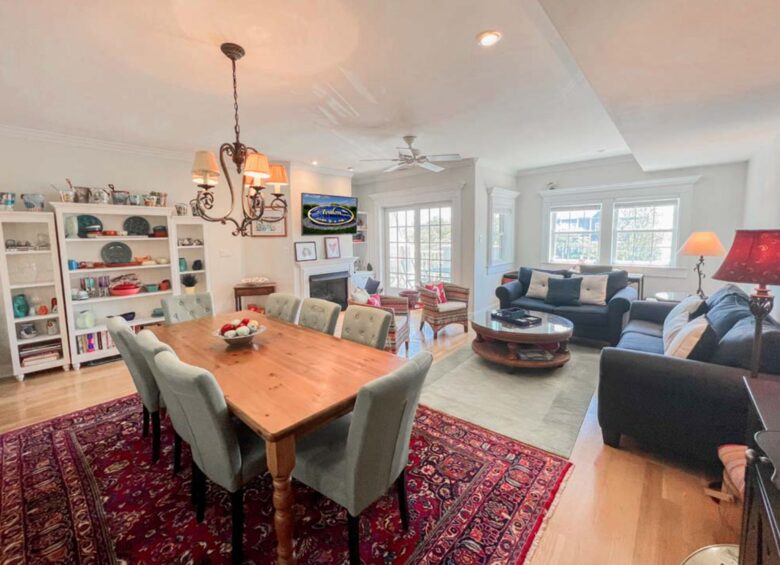 Quaint Townhome In the Heart of Avalon - Avalon, New Jersey