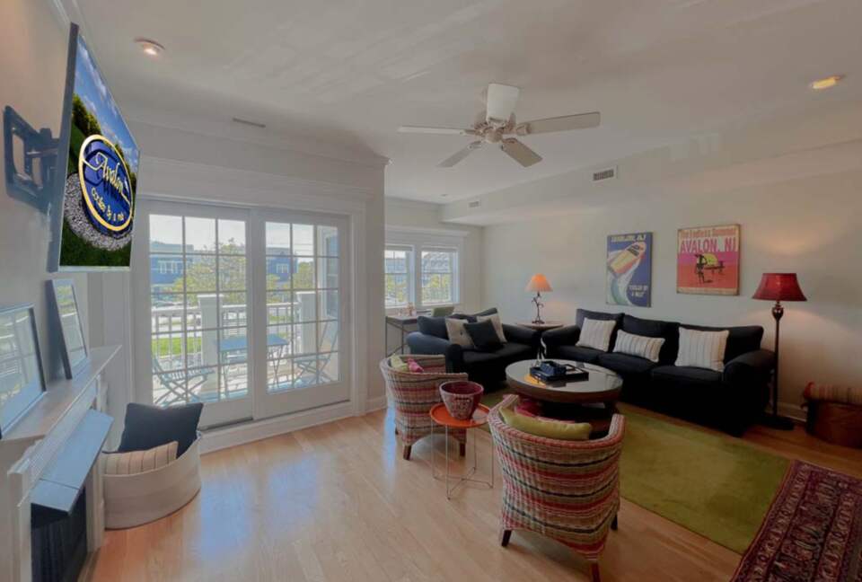 Quaint Townhome In the Heart of Avalon - Avalon, New Jersey