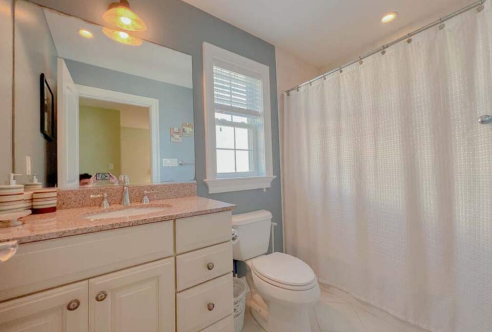 Quaint Townhome In the Heart of Avalon - Avalon, New Jersey