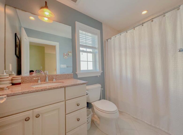 Quaint Townhome In the Heart of Avalon - Avalon, New Jersey