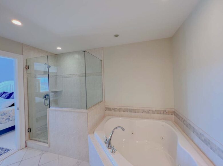 Quaint Townhome In the Heart of Avalon - Avalon, New Jersey