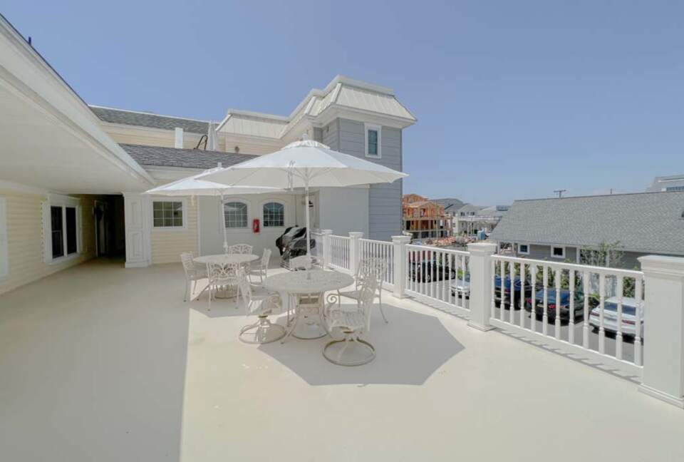 Quaint Townhome In the Heart of Avalon - Avalon, New Jersey