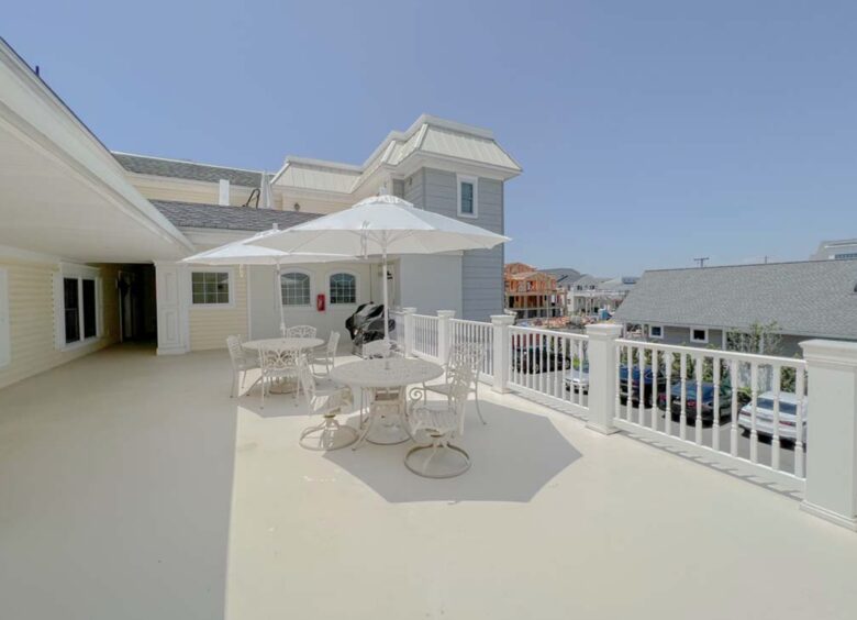 Quaint Townhome In the Heart of Avalon - Avalon, New Jersey