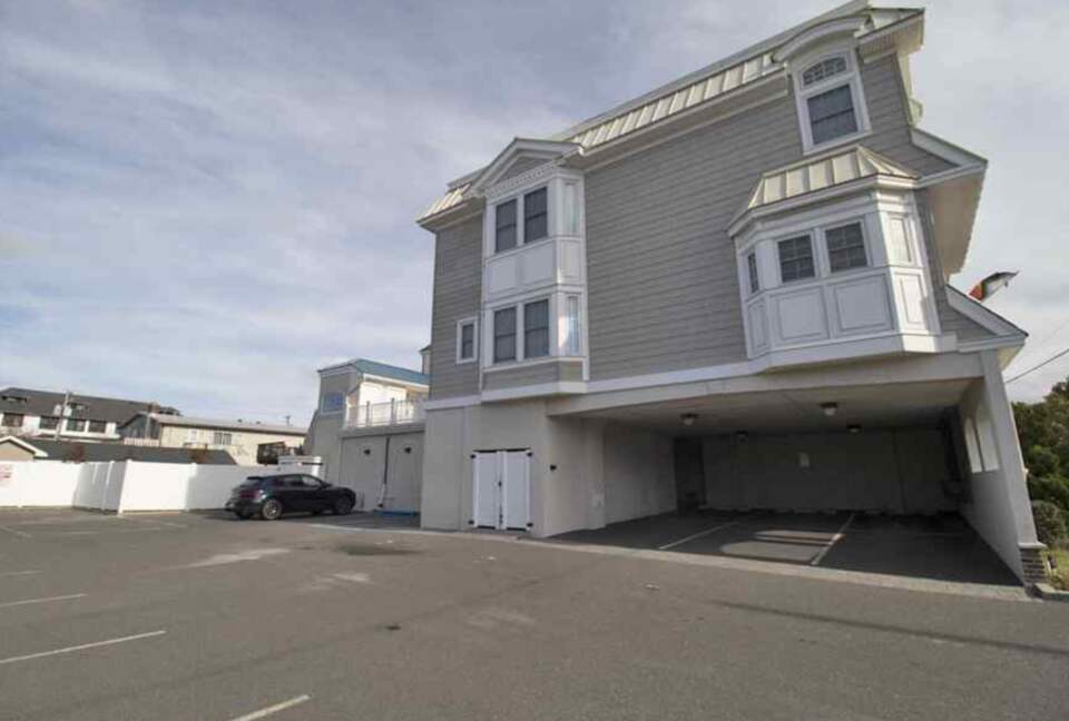 Quaint Townhome In the Heart of Avalon - Avalon, New Jersey