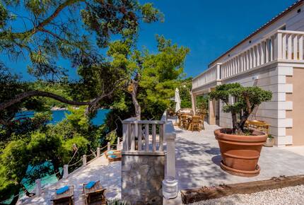 Maison Mala WATERFRONT - Selca, Croatia