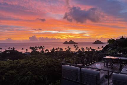 Sweeping Postcard Views of the Mokulua Islands - Kailua, Hawaii