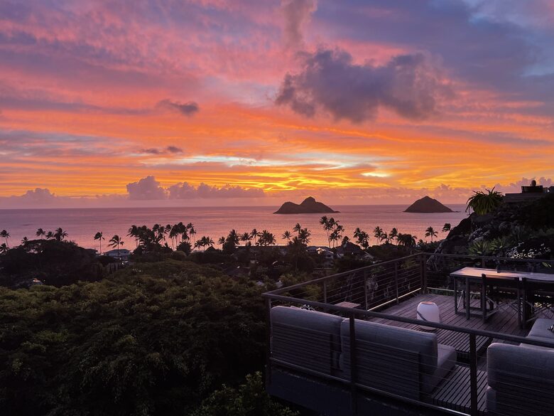 Sweeping Postcard Views of the Mokulua Islands - Kailua, Hawaii