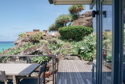 Sweeping Postcard Views of the Mokulua Islands - Kailua, Hawaii