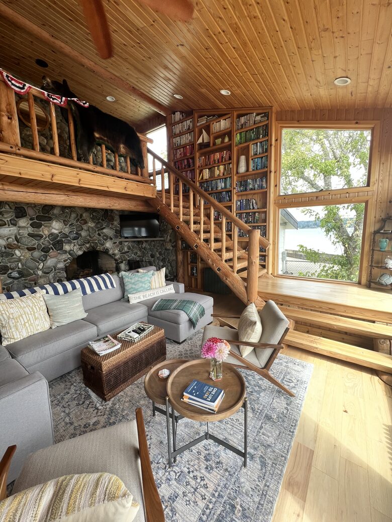 Belfair Waterfront Beach Lodge - Belfair, Washington