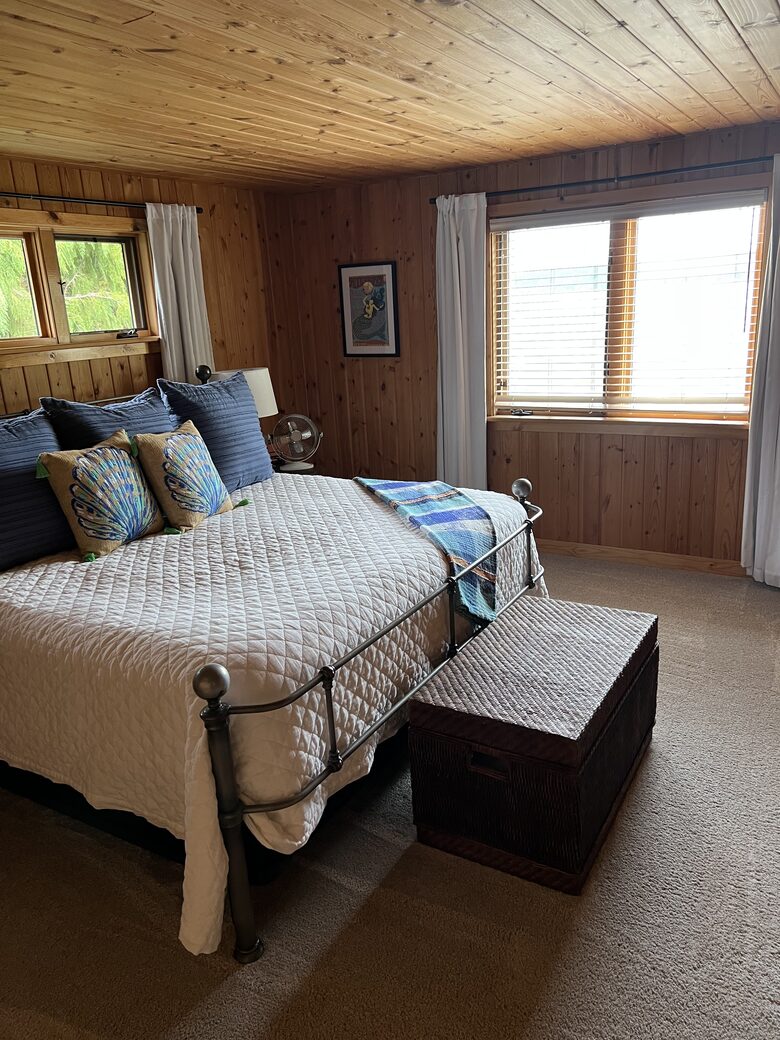 Belfair Waterfront Beach Lodge - Belfair, Washington