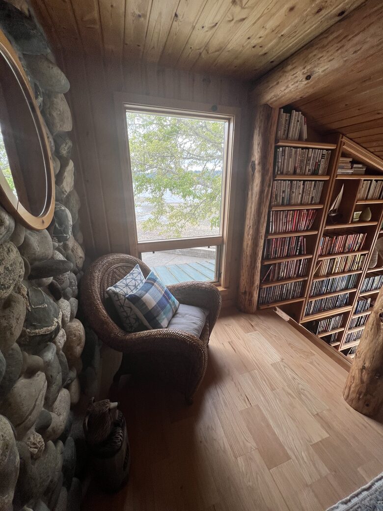 Belfair Waterfront Beach Lodge - Belfair, Washington