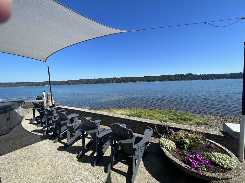 Belfair Waterfront Beach Lodge - Belfair, Washington