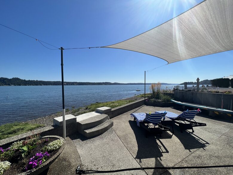 Belfair Waterfront Beach Lodge - Belfair, Washington