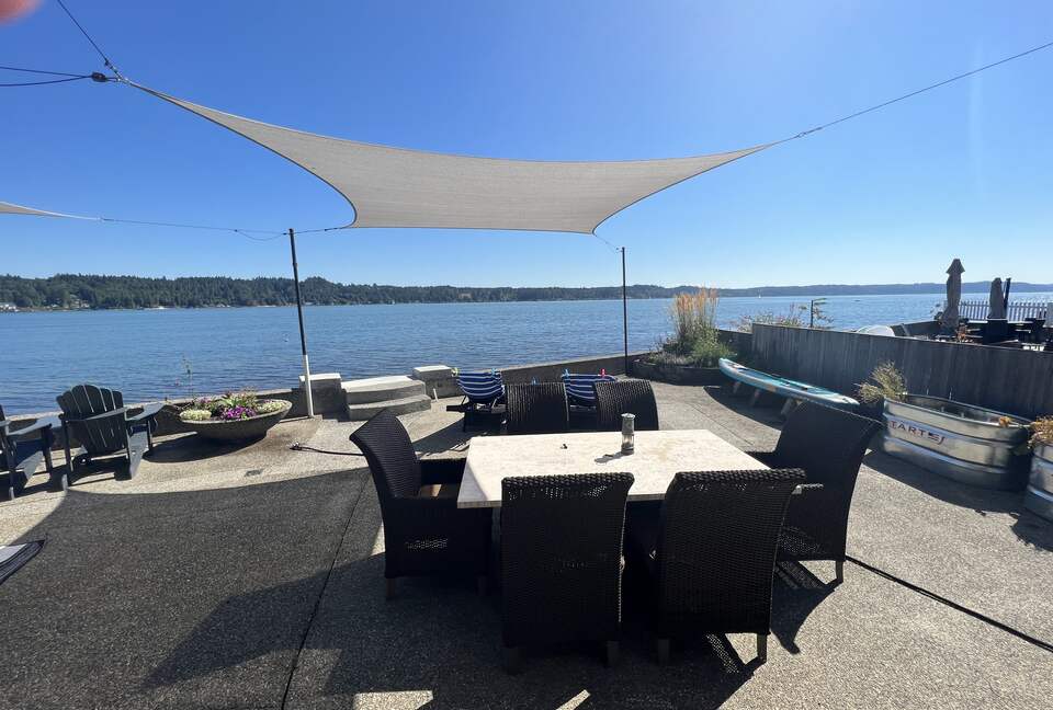 Belfair Waterfront Beach Lodge - Belfair, Washington