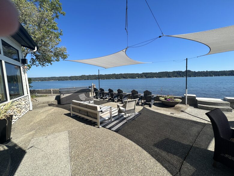 Belfair Waterfront Beach Lodge - Belfair, Washington