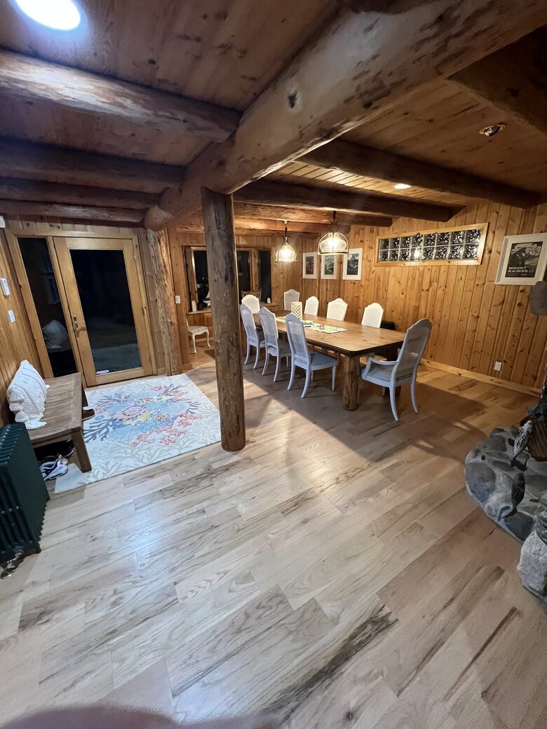 Belfair Waterfront Beach Lodge - Belfair, Washington