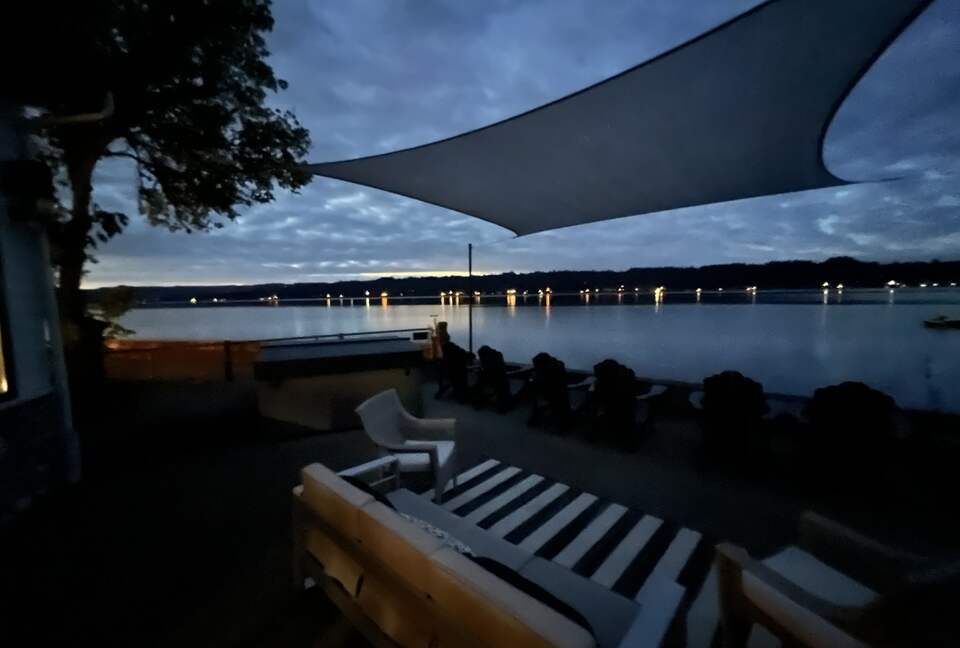 Belfair Waterfront Beach Lodge - Belfair, Washington