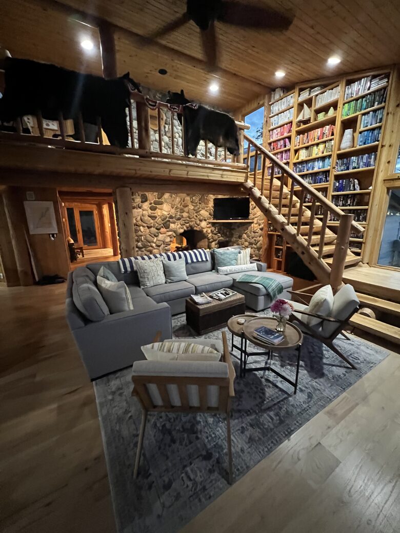 Belfair Waterfront Beach Lodge - Belfair, Washington