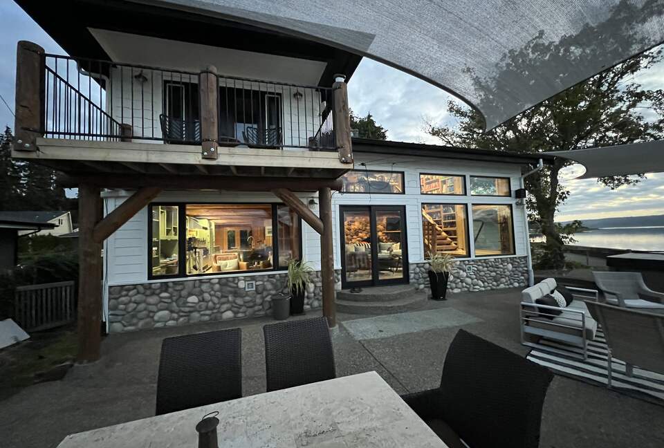 Belfair Waterfront Beach Lodge - Belfair, Washington