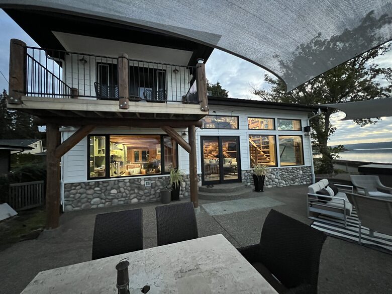 Belfair Waterfront Beach Lodge - Belfair, Washington