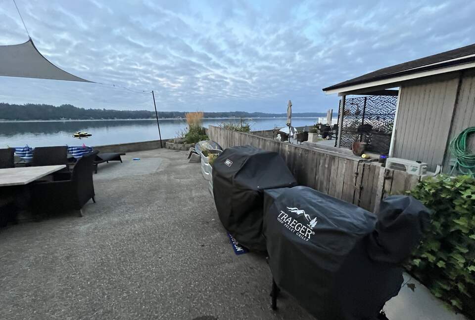 Belfair Waterfront Beach Lodge - Belfair, Washington