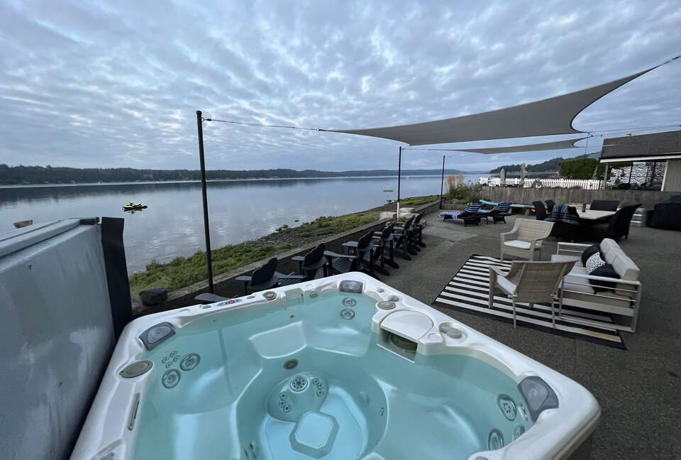 Belfair Waterfront Beach Lodge - Belfair, Washington