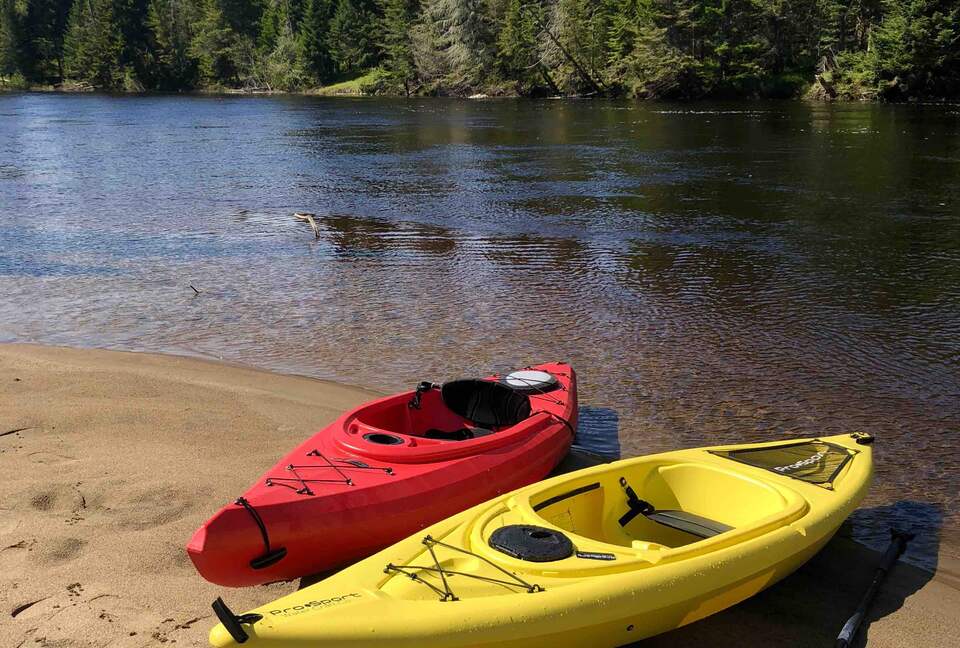 Waterfront Cabin Minutes to Mont Tremblant Ski Resort - Lac-Supérieur, Canada