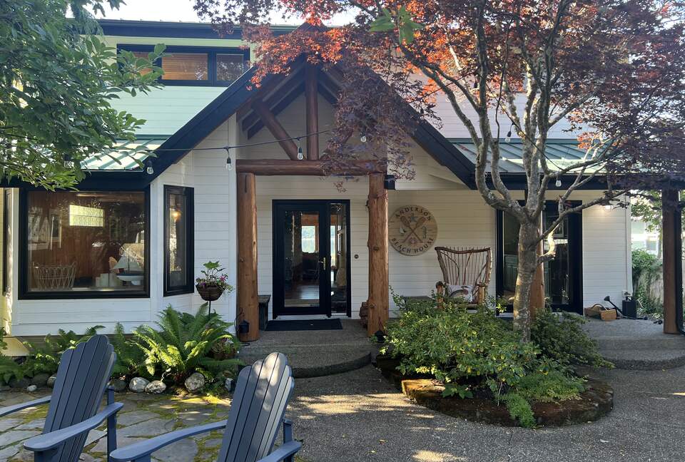 Belfair Waterfront Beach Lodge - Belfair, Washington