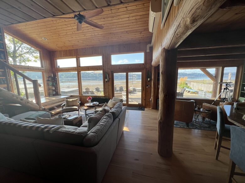 Belfair Waterfront Beach Lodge - Belfair, Washington