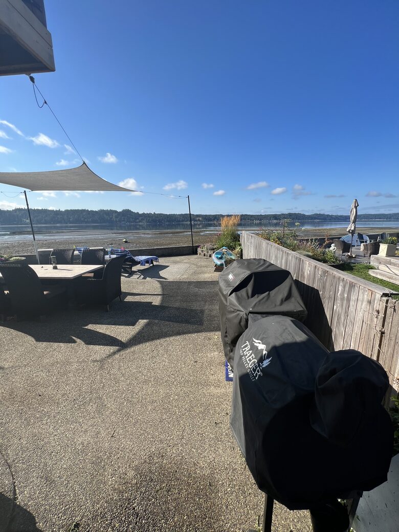 Belfair Waterfront Beach Lodge - Belfair, Washington