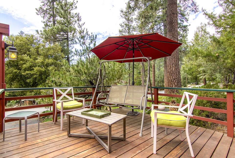 Goldfinch Lodge + Hot Tub - Idyllwild-Pine Cove, California