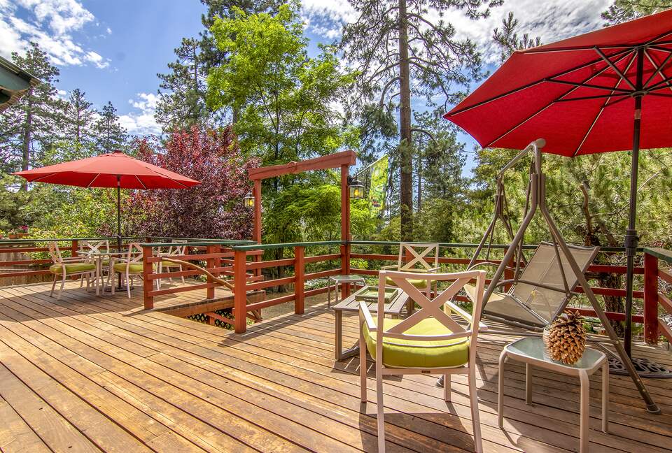 Goldfinch Lodge + Hot Tub - Idyllwild-Pine Cove, California