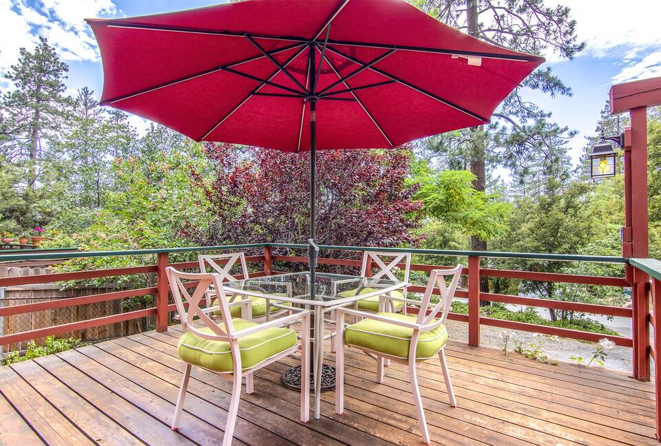 Goldfinch Lodge + Hot Tub - Idyllwild-Pine Cove, California