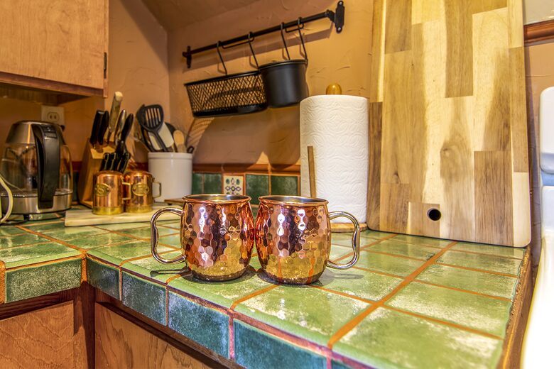 Goldfinch Lodge + Hot Tub - Idyllwild-Pine Cove, California