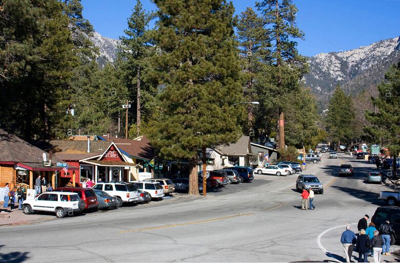 Goldfinch Lodge + Hot Tub - Idyllwild-Pine Cove, California