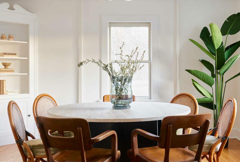 Cozy Chic Remodeled 1910 Farmhouse - Hudson, New York